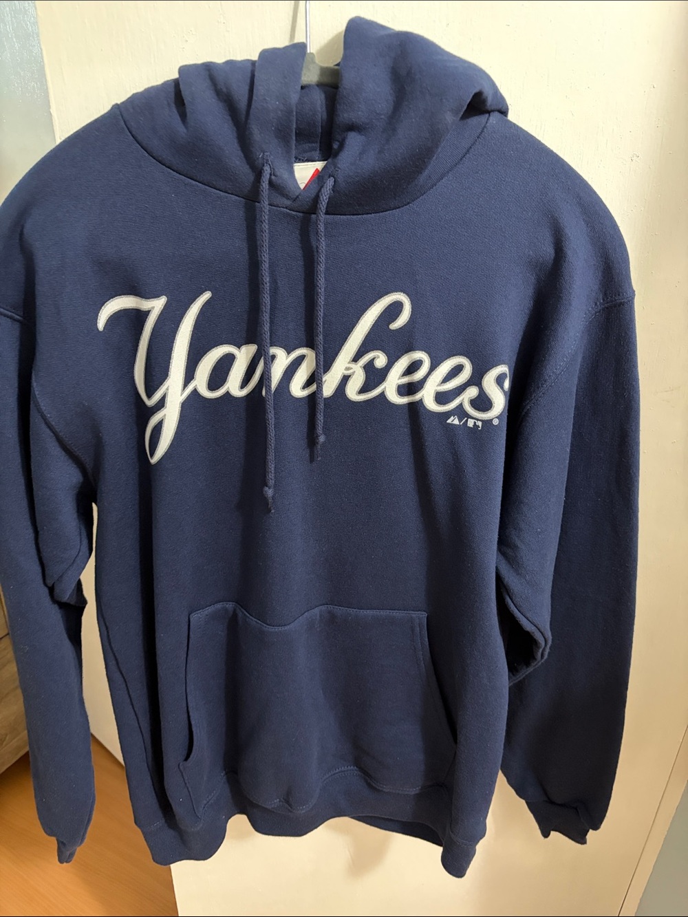 Majestic Navy Yankees Hooded Sweatshirt with White Script